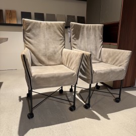 Montis eetkamerstoelen Chaplin